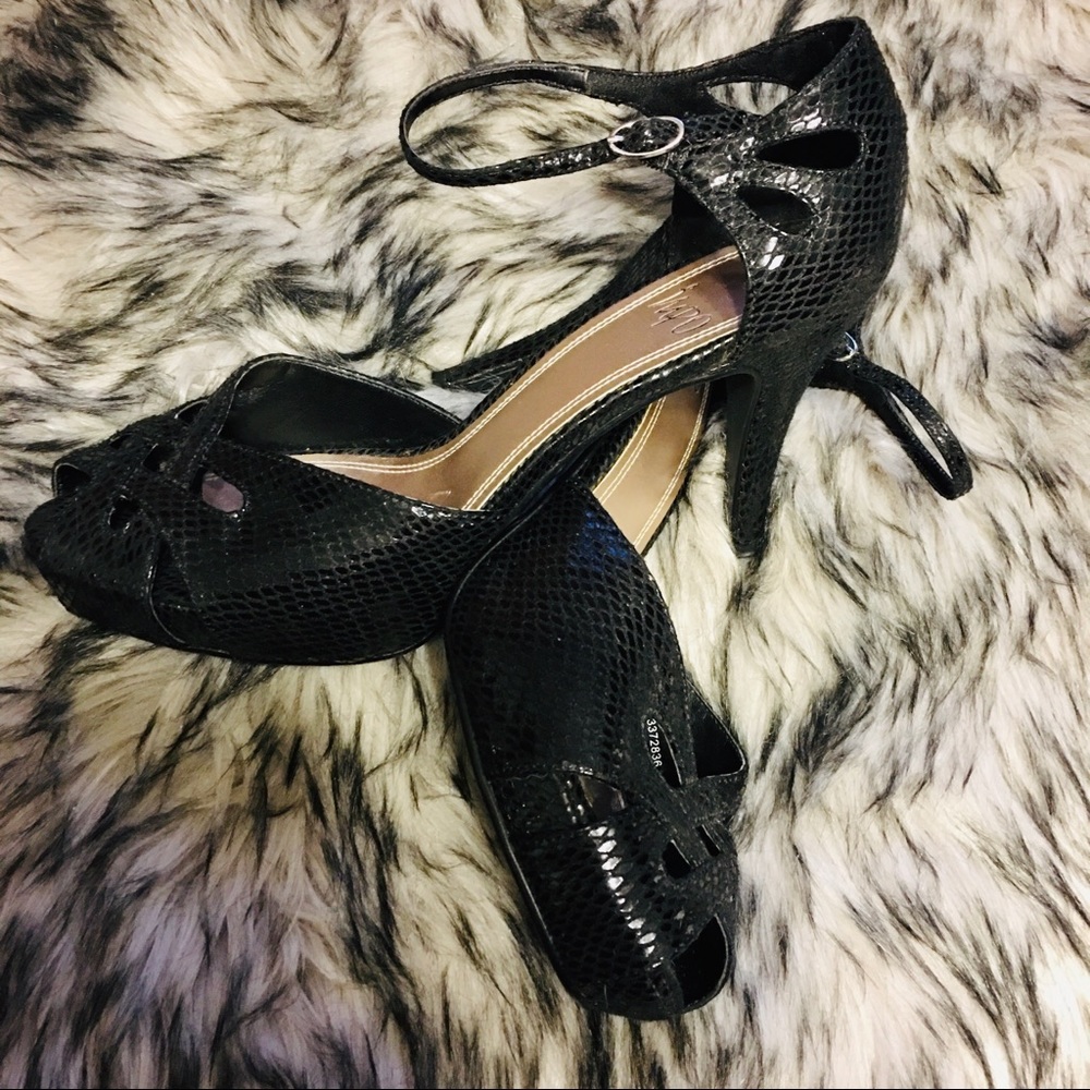 Impo Faux Snakeskin 3 1/2” Heel 1” Platform Black